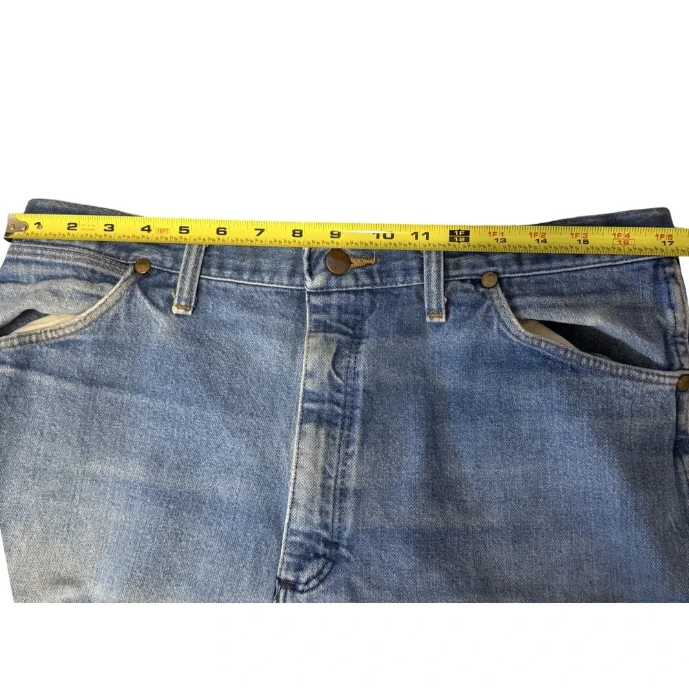 Vintage Wrangler Blue Jeans 38x33